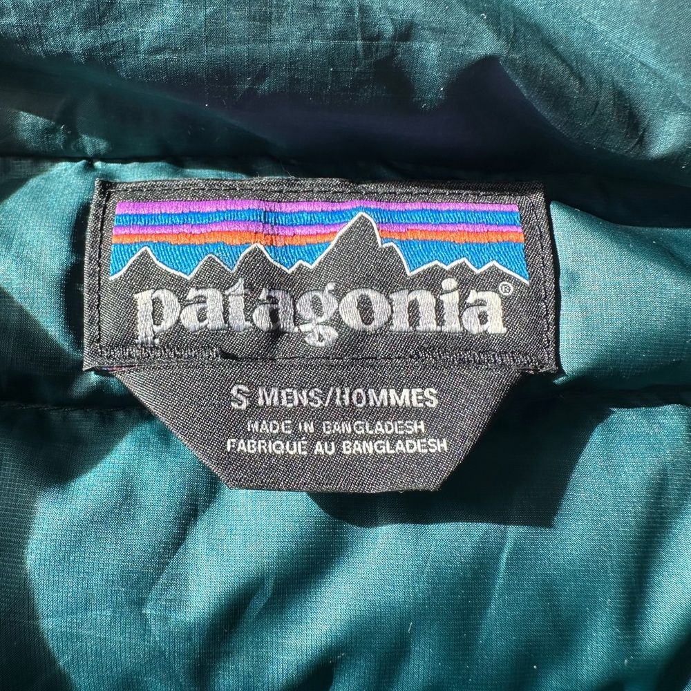 Patagonia Men’s Teal, Yellow & Dark Teal Striped Puffer Jacket - Picture 5 of 7